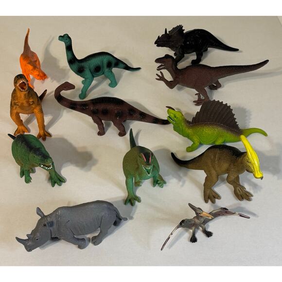 Dinosaurs Lot‎ of 12 Plastic Figurine Toys - Picture 1 of 7